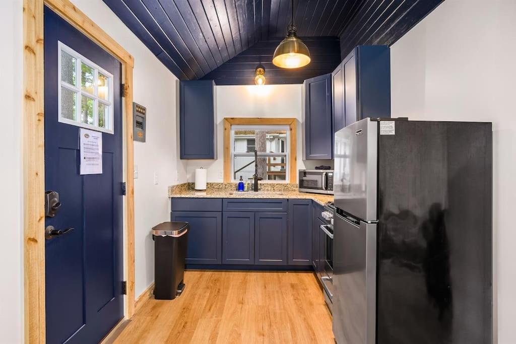 Arbutus Lake 3 Bedroom Cottage Traverse City Exteriör bild