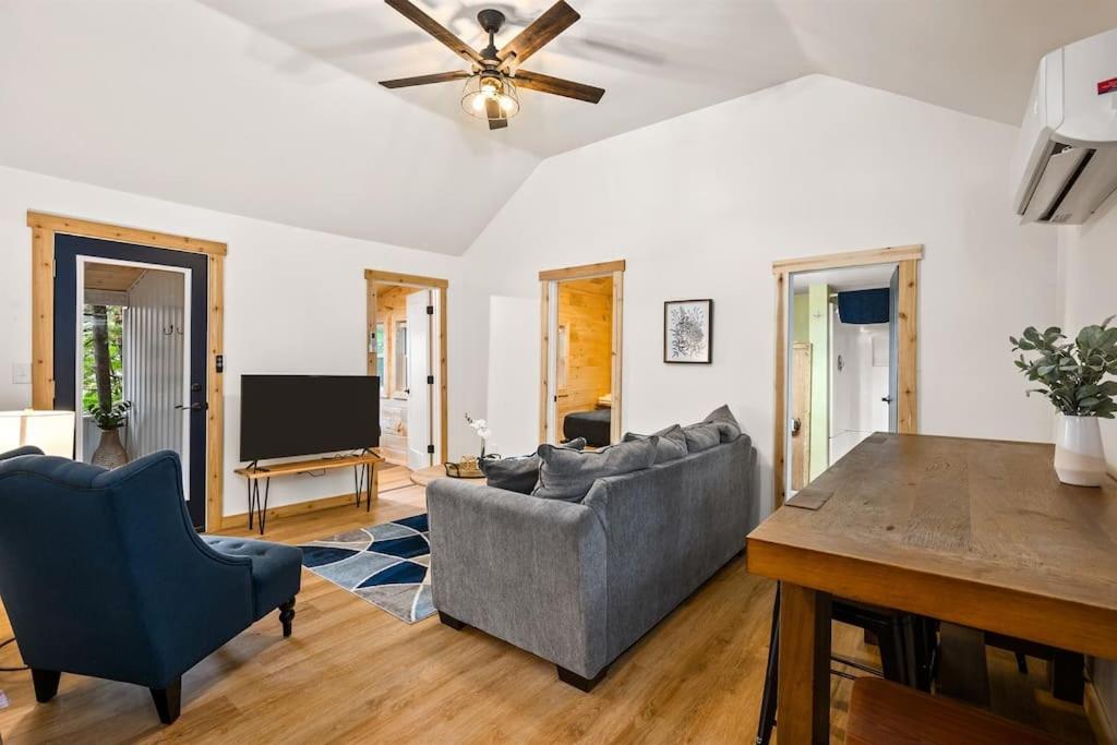Arbutus Lake 3 Bedroom Cottage Traverse City Exteriör bild