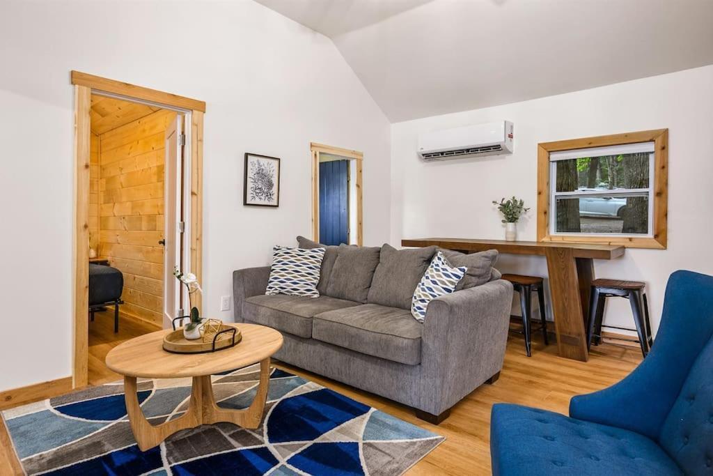 Arbutus Lake 3 Bedroom Cottage Traverse City Exteriör bild