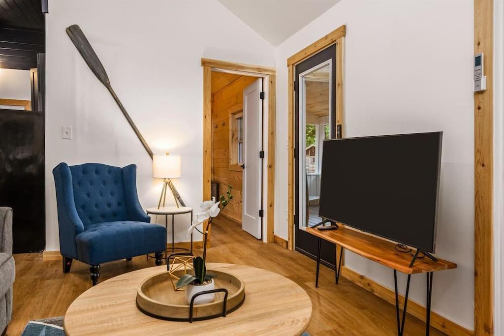 Arbutus Lake 3 Bedroom Cottage Traverse City Exteriör bild